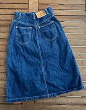 Load image into Gallery viewer, Vintage Lee denim skirt-tagged size 5
