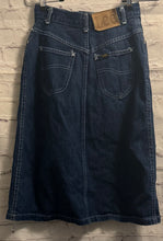 Load image into Gallery viewer, Vintage Lee denim skirt-tagged size 5
